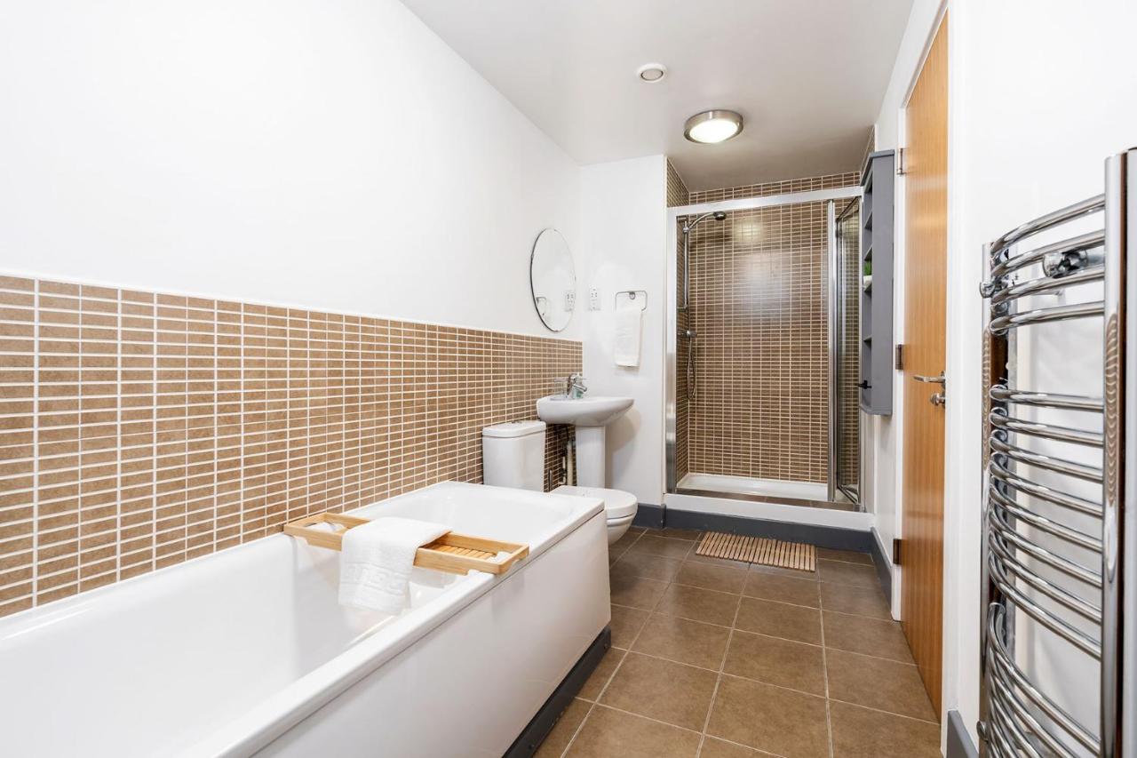 Apartment Getaway, 2-bed Flat, Balcony, With Parking Birmingham