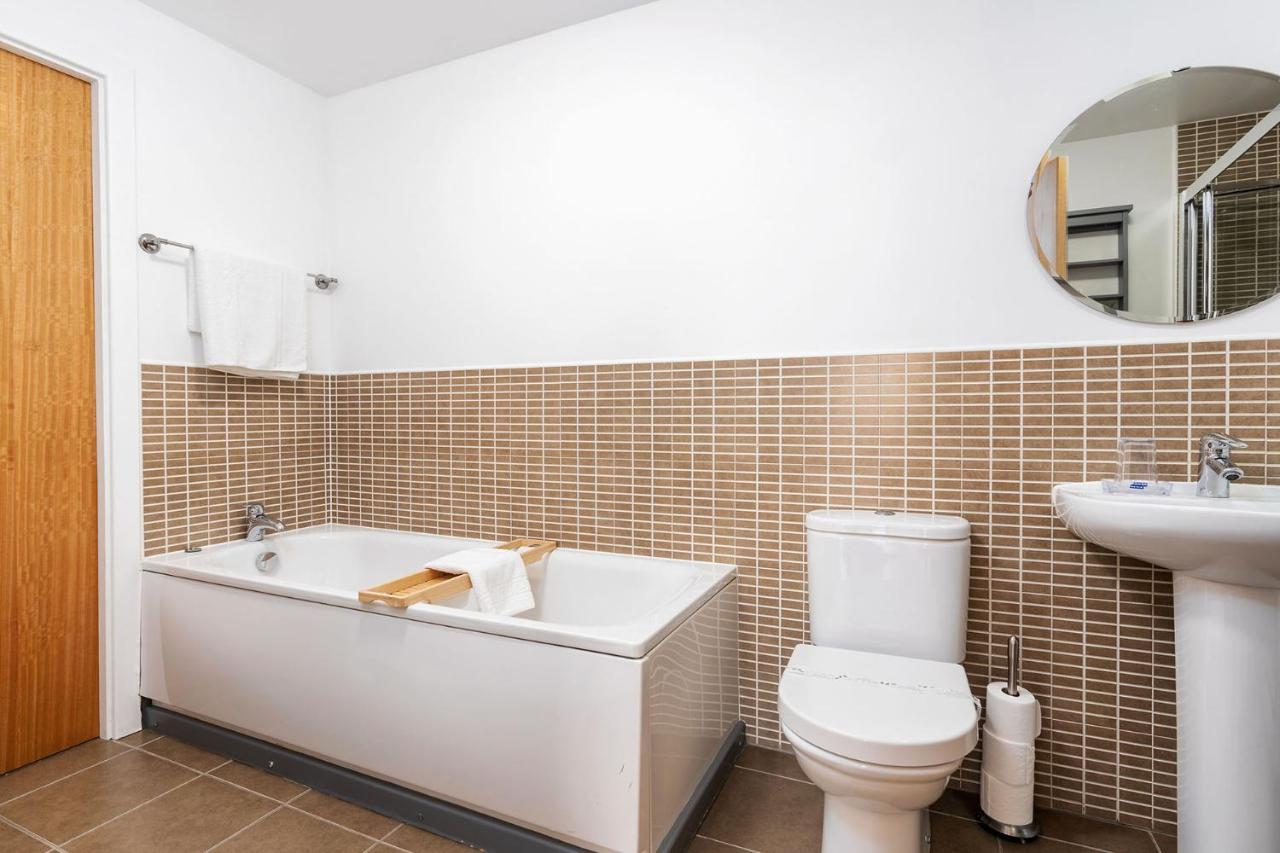Getaway, 2-bed Flat, Balcony, With Parking Apartment *